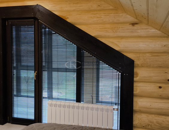Портфолио жалюзи на треугольные окна
